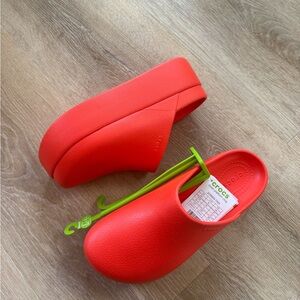 NWT Crocs Dylan Platform Clog, Mule Platform Shoes Starfish W8